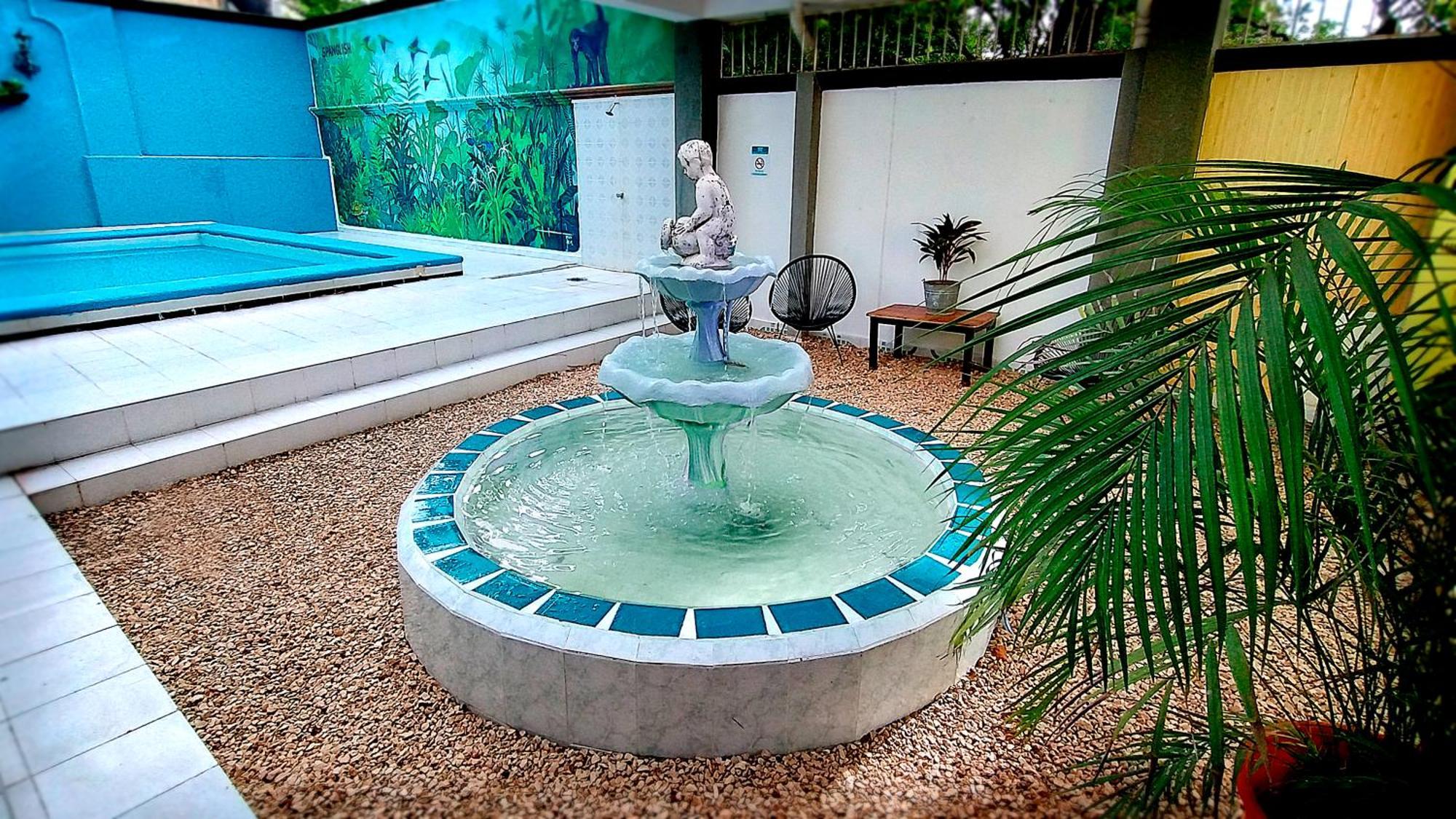 Spanglish Hostel Valladolid  Exteriör bild